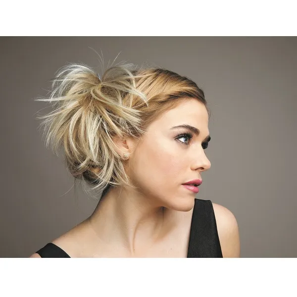 Chongo Postizo Revlon Twirl Ups, Fibra De Kanekalon (DARK BLONDE) - Imagen 2